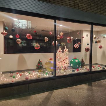 Storefront holiday display at The Planning Center on 5th Avenue