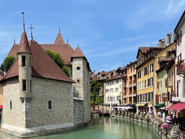 Plan a trip to France