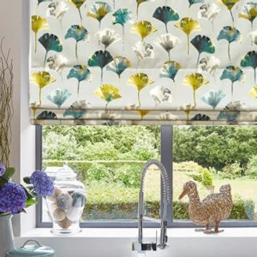 window with sink and roman blind in a Ginkgo leaf design in blue and yellow