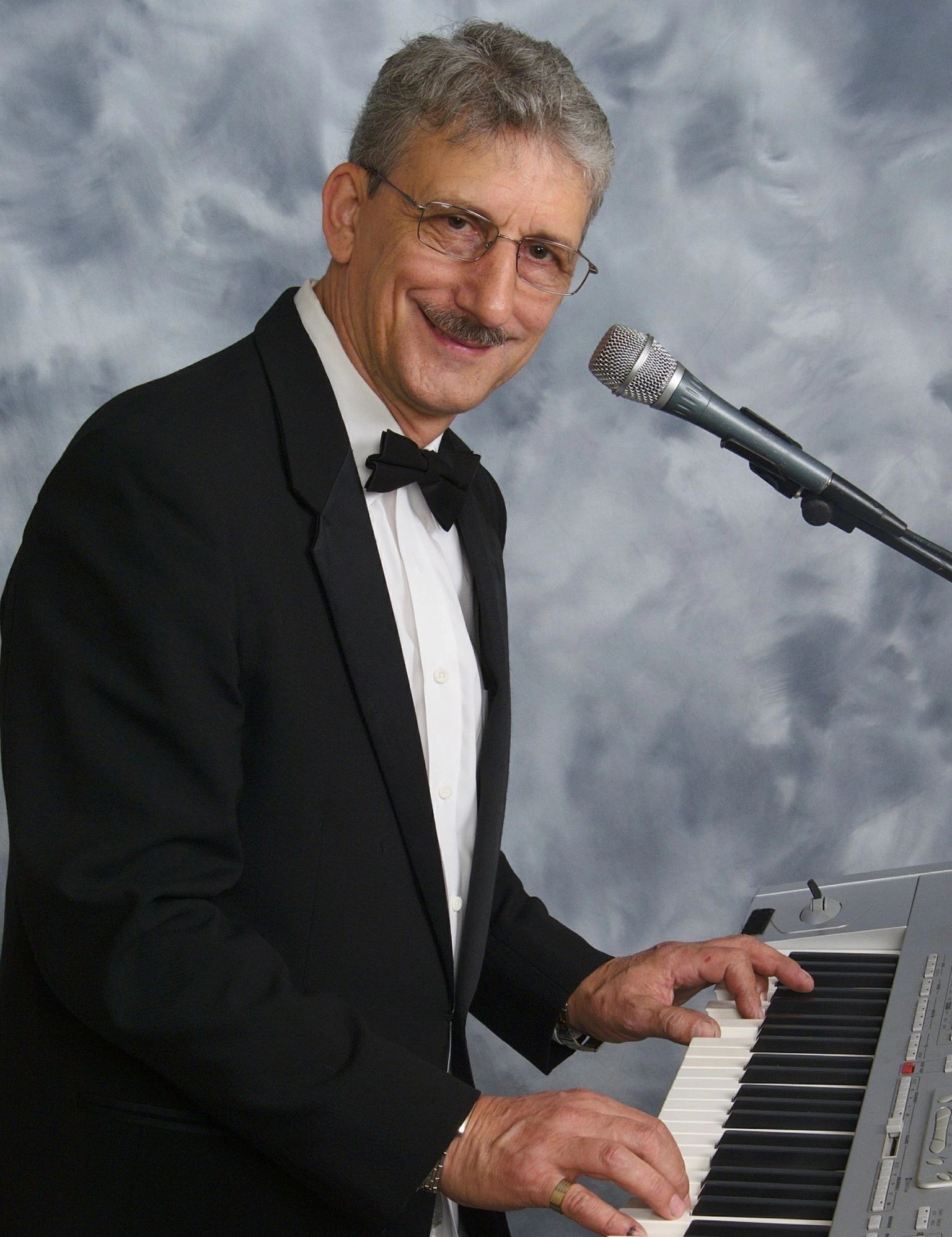 Keyboard Player and Singer
