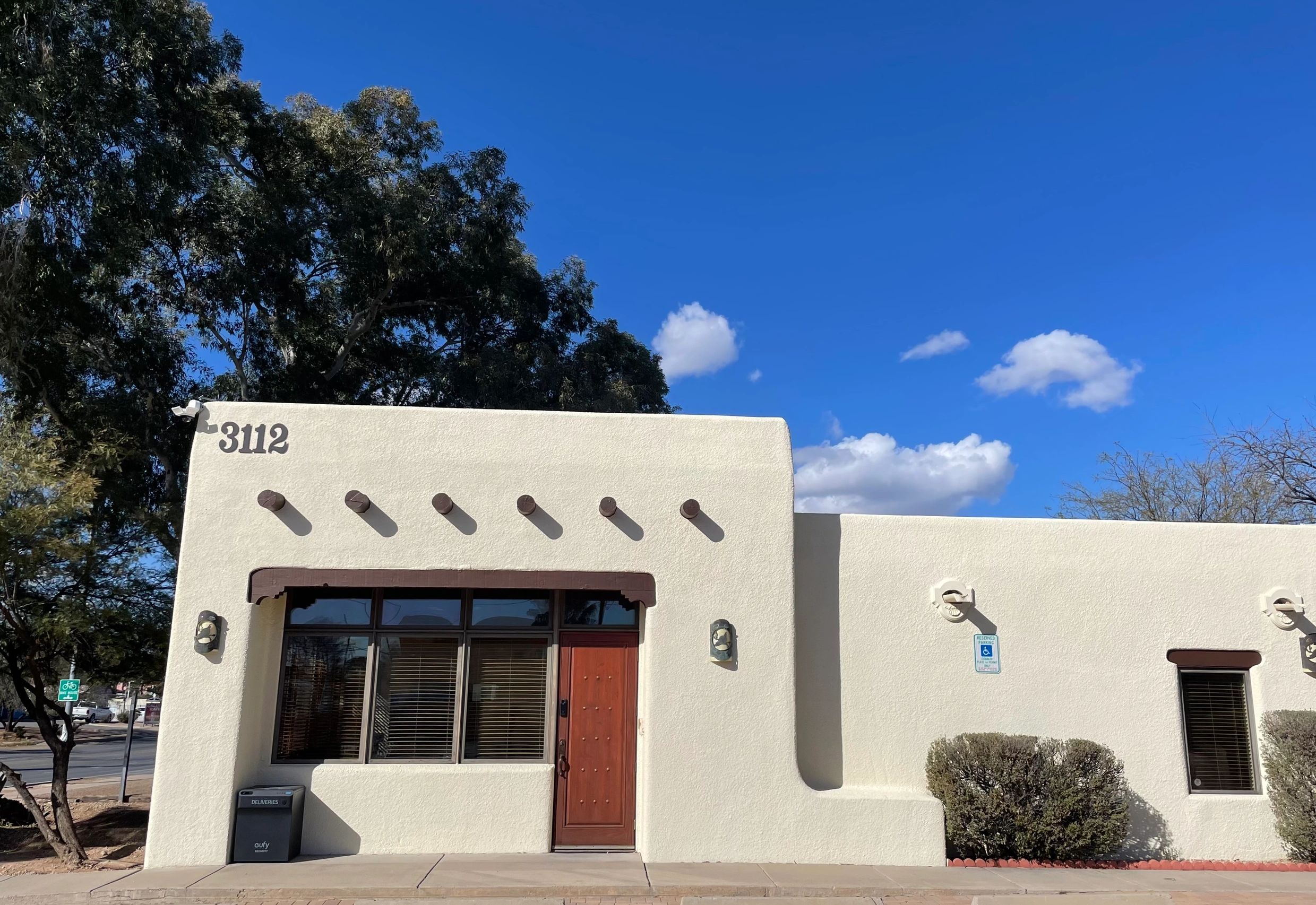 Barrio Healthcare clinic in Tucson providing medically supervised care for families and adults.
