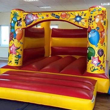 Low height bouncy castle