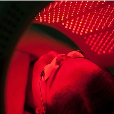 LED: Improve the perfect complexion boost, accelerate skin cells renewal & to revitalise a dull skin
