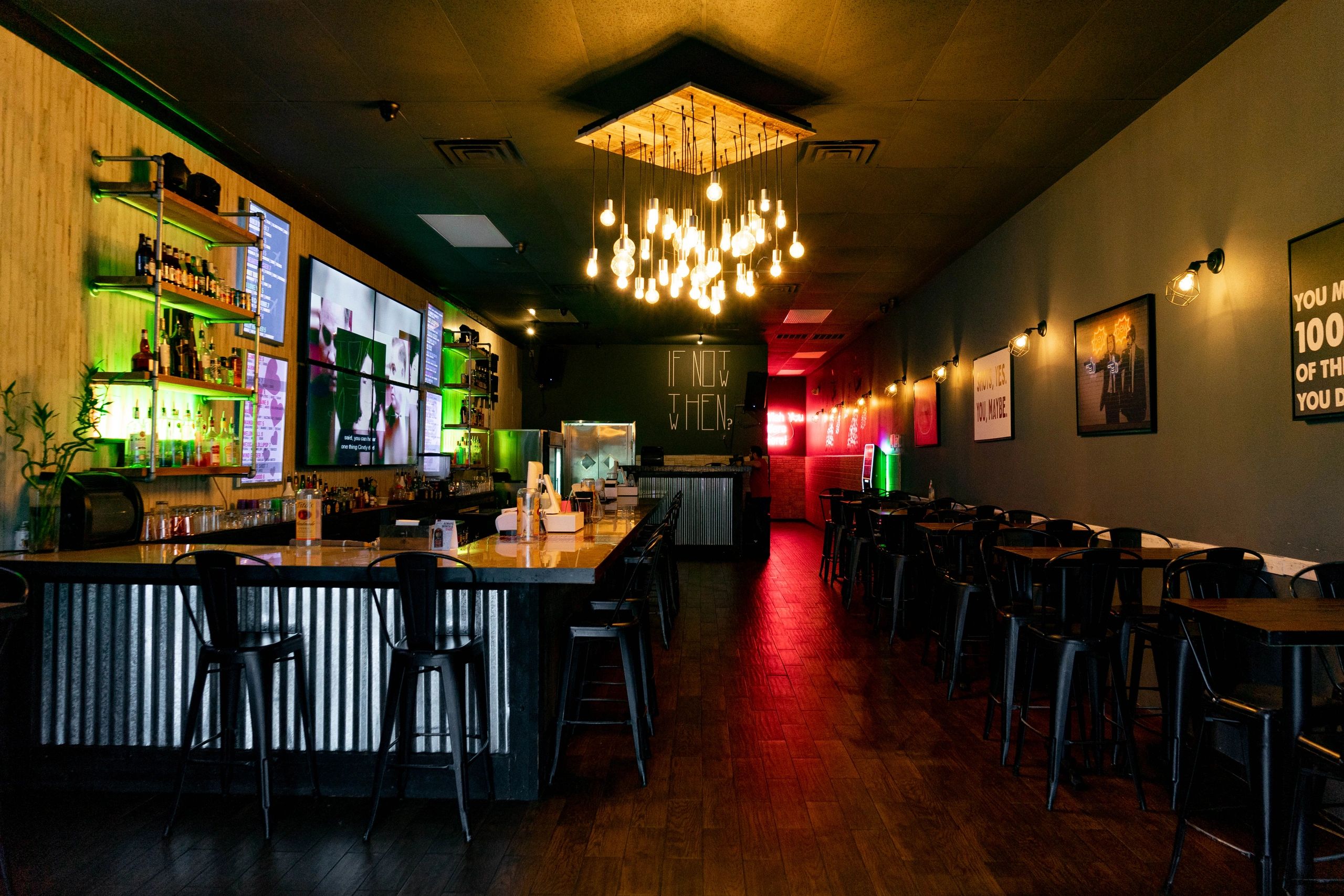 About Us Kissandflymcallen