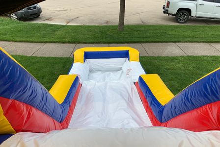 WATER SLIDE WITH POOL
BOUNCE HOUSE