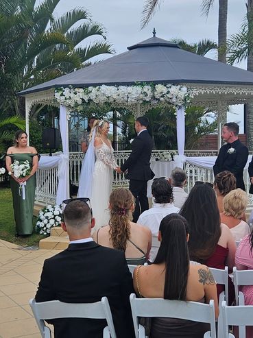 Beach Wedding Sunshine Coast
Caloundra Powerboat Club
wedding hire sunshine coast