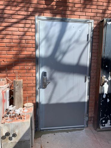 Commercial door and Hardware Installation, repair and replacement Stoney Creek, Niagara