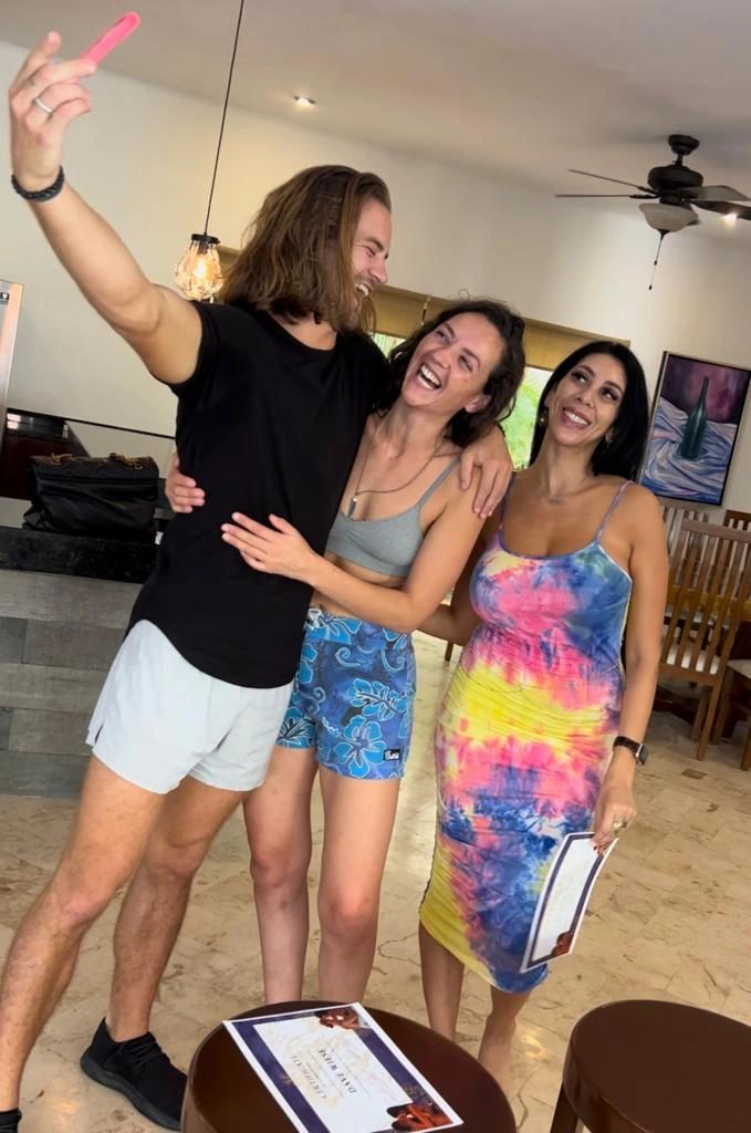 Dakota, Rosalind, and Jannelle 
Mexico