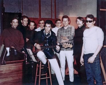 Bobby Wood, Mike Leech, Tommy Cogbill, Gene Chrisman, Elvis Presley, Bobby Emmons, and Reggie Young.