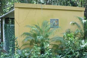 Small and large bird habitat, chickens and duck custom enclosures that are very durable.