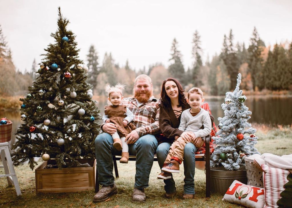 Anderson Family Photo - Christmas Lake 