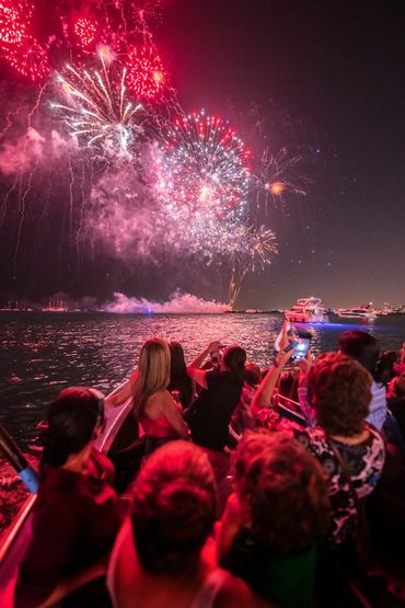 fireworks cruises on Biscayne Bay with music with the mojito bar onboard 2023