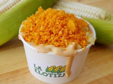 Esquites y elotes preparados con ruffles
