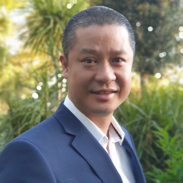 MTM (AI)
BScIT (BISM)
BBus (Mktg)
PMP (PMBOK)
PRINCE2 (Agile)
CCNA
Sandler Training