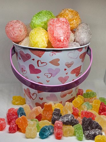 Sour gummy bears