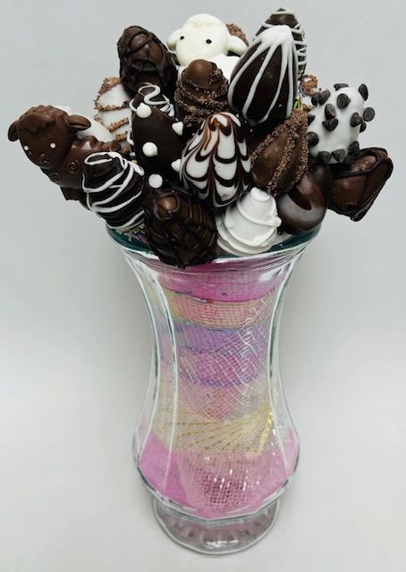 Chocolate and strawberries arrangement