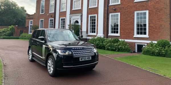 Airport Transfer Southend on Sea Taxi Heathrow Gatwick Stansted Luton Chauffeurs London Wembley