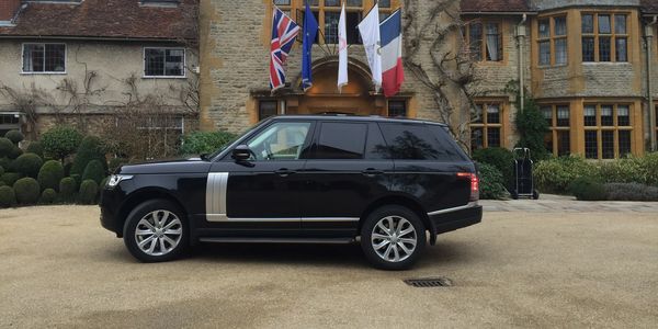 Southend on Sea airport chauffeur 
Luxury taxi Southend on Sea 
Southend Chauffeur 
Airport taxi