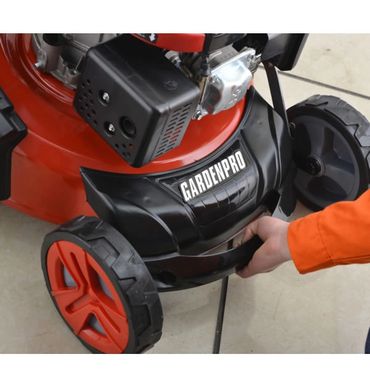 şanzımanlı çim biçme makinesi