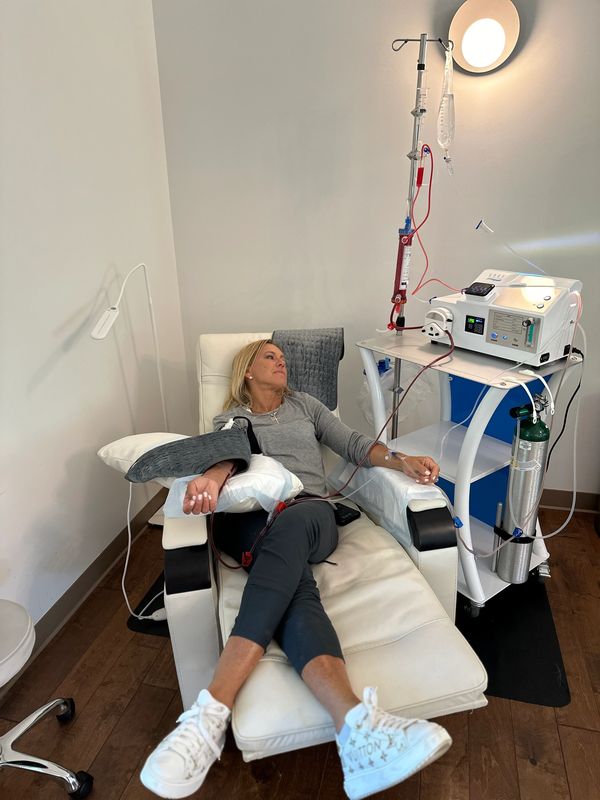 Extracorporeal Blood Oxygenation and Ozonation (EBOO) Therapy Lake Oswego at Evergreen Factor 97035.