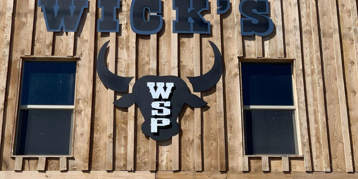 WIck's Steak Place exterior