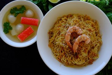 Egg noodle with seafood (soup on side)