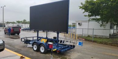 led trailer rental signs with  hydraulics to  raise  up sign