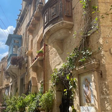 Malerische Seitengasse in dem Ort Mdina auf Malta