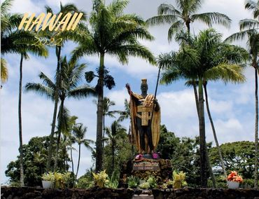 Capture the beauty of Hawaii in 2022 with this stunning double book featuring images of King Kameham