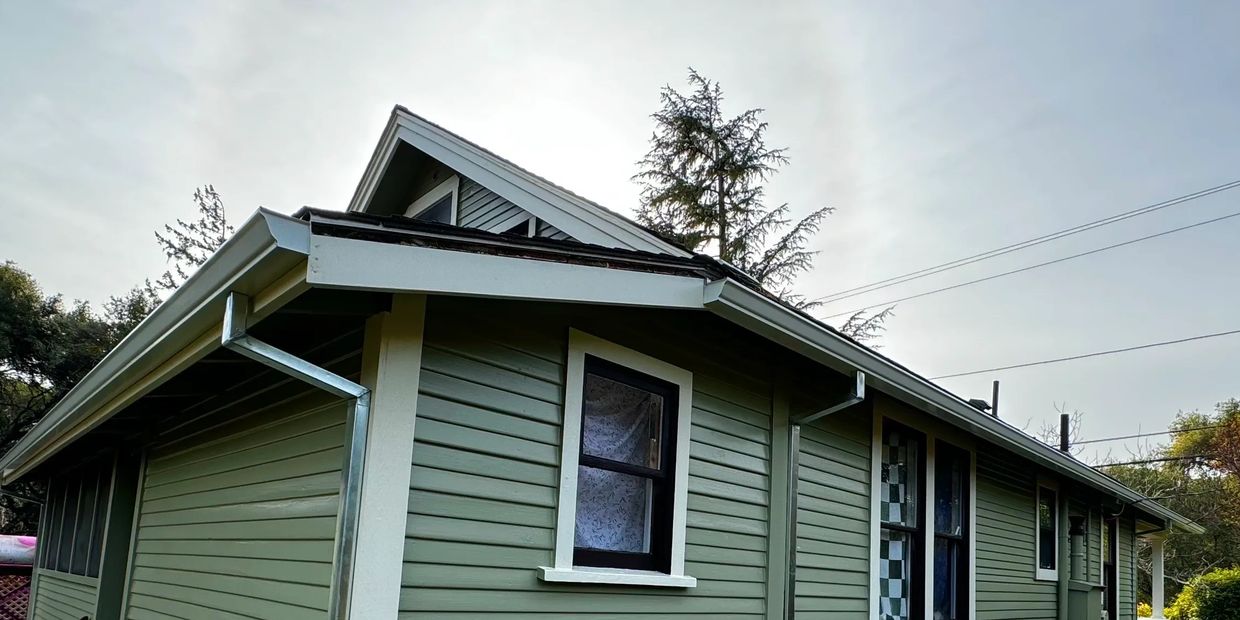 Seamless gutters on house