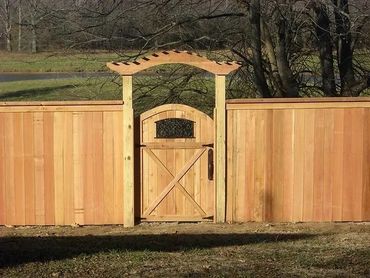 Cedar Gate w/Arbor