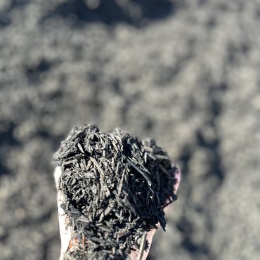 Premium Hardwood Mulch-Black
