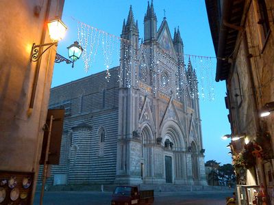 Cattedrale Duomo di Orvieto del 1290 di archittettura gotica sopra underground e Pozzo San Patrizio