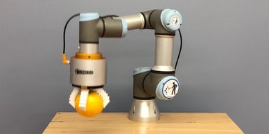 UBIROS Gentle Gripper for small and medium-sized business automation