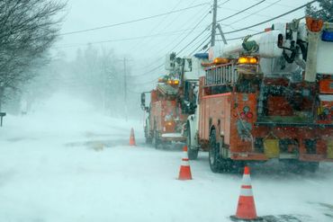 Ice Storm takes out power, mechanics and crews working to fix power lines