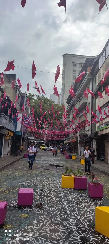 Pintura de calles, san Ignacio, Medellín, carpintería , escenografía, ferias, eventos.