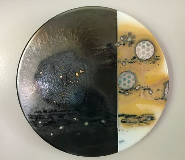 19" Round, hangs on wall
$950.