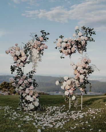 Flower decoration for any event: birthday, corporate events, baby shower, wedding, bridal shower.