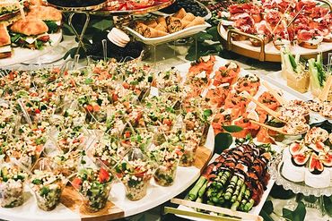 Grazing board and table for any occasion : birthday, bridal shower, welcome baby, corporate event.