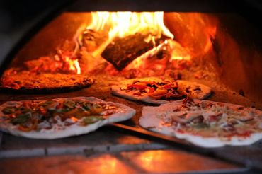 Pizza catering for any kind of events: birthday, corporate events, baby shower, bridal shower.