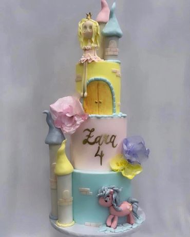 Cake for any occasion: birthday, wedding, welcome baby, bridal shower.