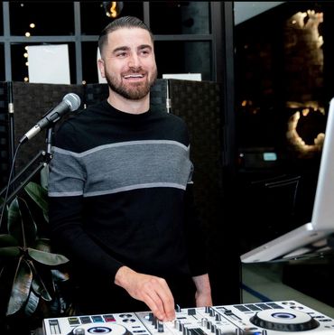 Artist | DJ for any occasions: Birthday, Wedding, Welcome Baby, Corporate Events and much more...