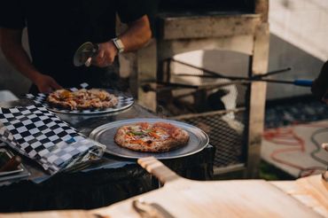 Pizza catering for any kind of events: birthday, corporate events, baby shower, bridal shower.
