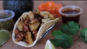 Taco station for any occasion : birthday, welcome baby, bridal shower, corporate event, wedding.
