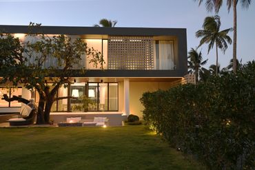 Weekend House Facade