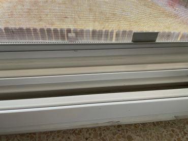 clean screens and windows