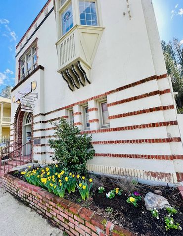 EDC Chamber Garden Flower Garden by Kathi Lishman