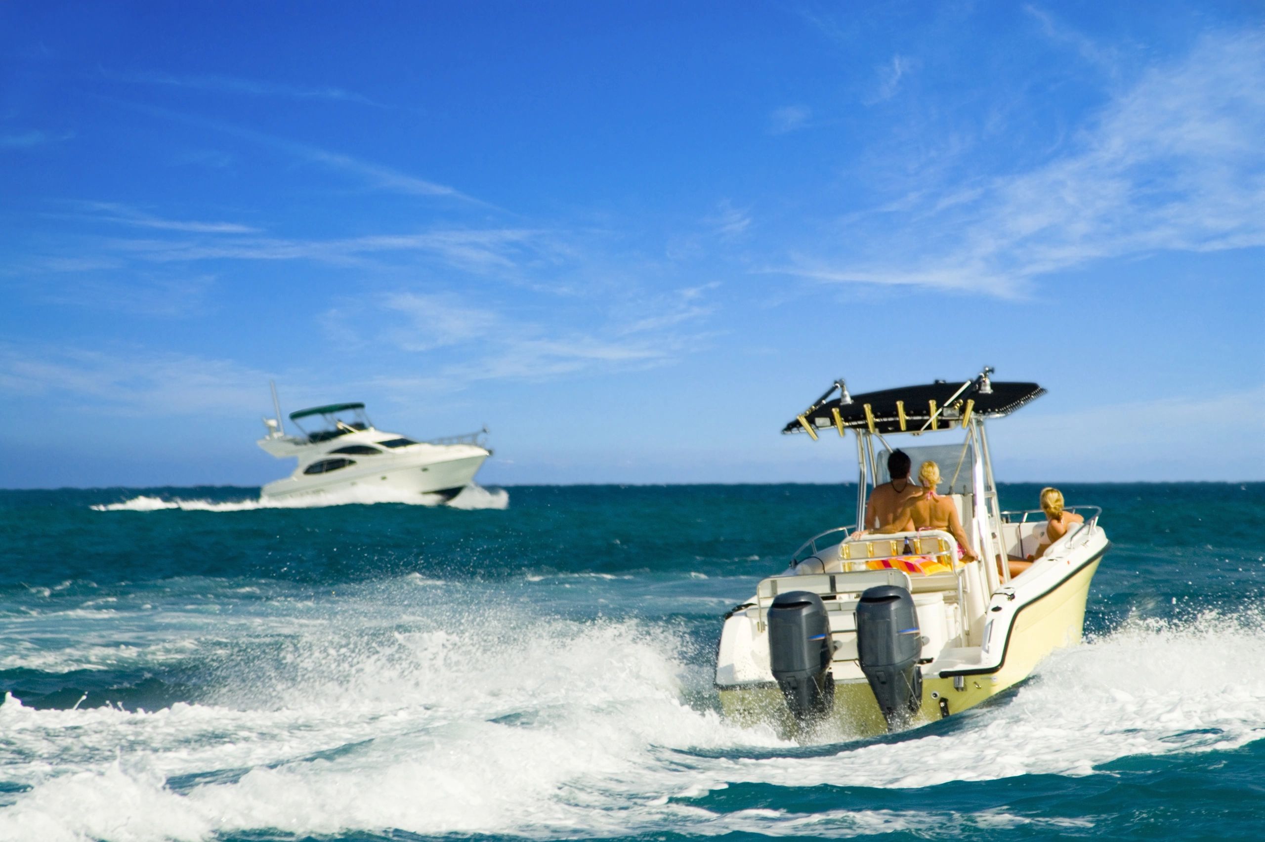 What would you do in this boating navigation situation? Learn how to boat with our classes.