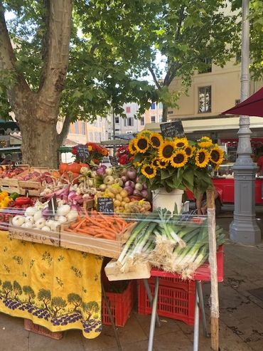Markt in Aix-en-Provence Urlaub in Südfrankreich