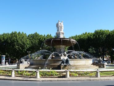 Springbrunnen in Aix-en-Provence Südfrankreich Urlaub Städtetrip